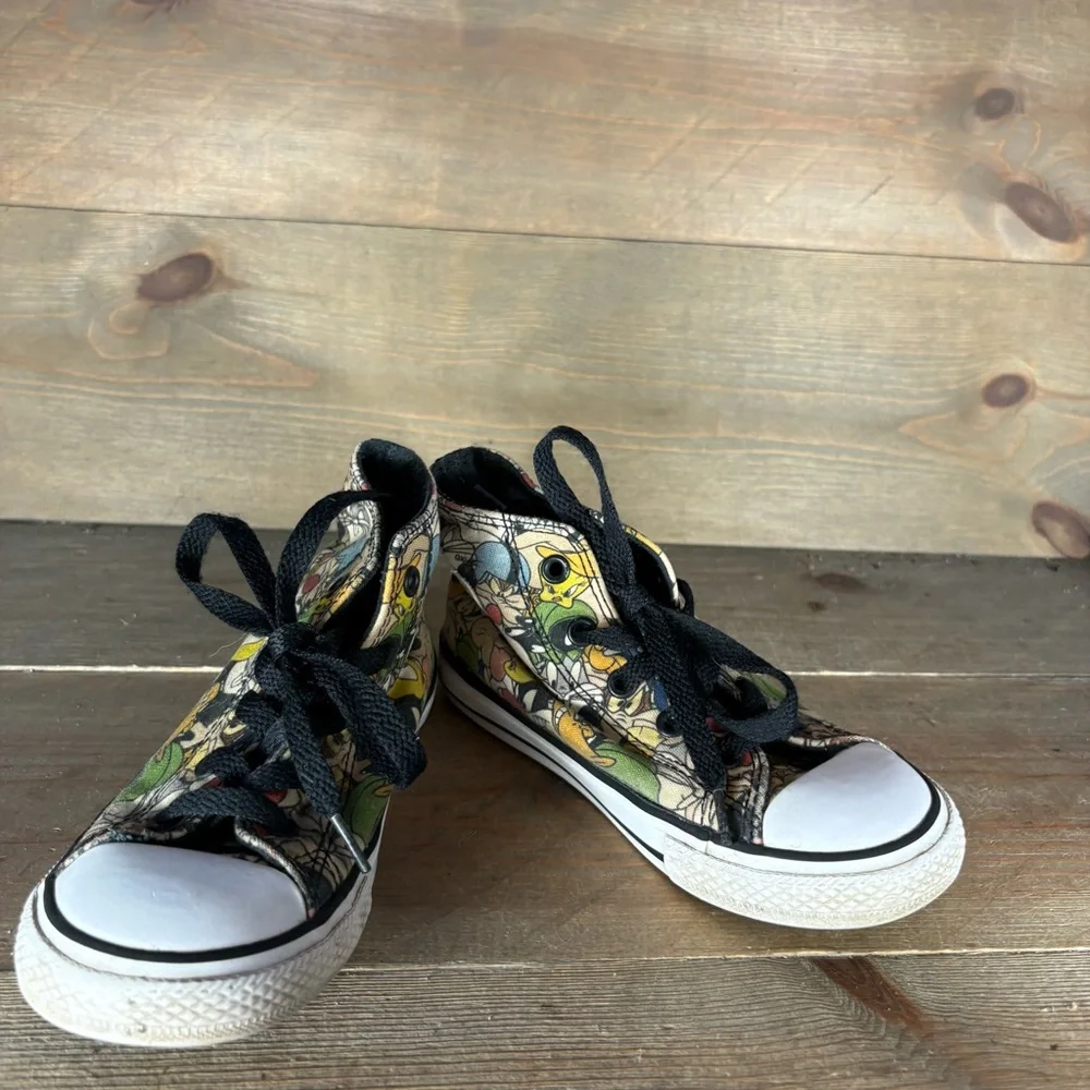 converse all star chuck taylor kids youth size 10 shoes looney tunes sneakers